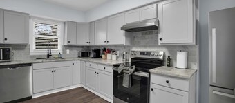 3BR Home Near AFB ASU Riverwalk Downtown