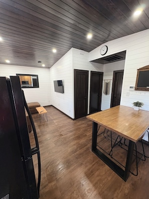 Interior - Cozy new construction 2-bedroom house in serene Harrison with all amenities. (Harrison)