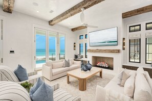 TV - The White Lowetus | Private Beach Access | Gulf Front | Private Pool (Santa Rosa Beach)