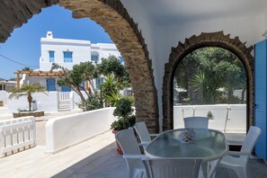 Outdoor dining - Home Sea home Agios Ioannis Porto  Tinos (Tinos)