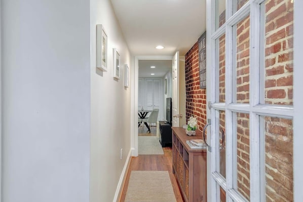 Interior - 2-bedroom apartment near US Capitol in welcoming Washington (Washington)