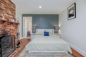 2 Schlafzimmer, Schreibtisch, Reisekinderbett, kostenloses WLAN
