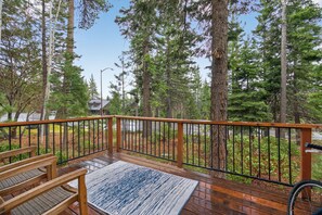 Terrace/patio - Modern Tahoe Getaway Near the Lake (Tahoe City)