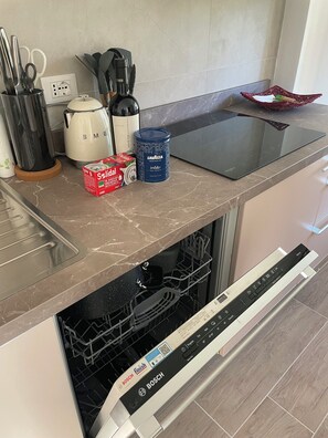 Microwave, oven, stovetop, dishwasher - Spacious apartment for 6 people 3 rooms at the foot of the Brenta Dolomites (Stenico)