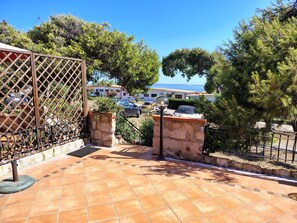 Property grounds - Five minutes from the beach, EightA cottage in private family village (Portoscuso)