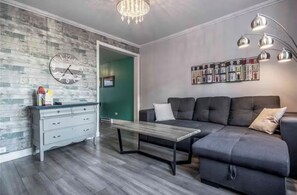 Living area - The Row hourse Retreat | Suite A (St. John's)