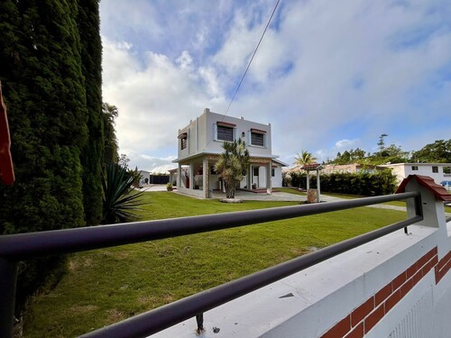 Relaxing 5BR Country Getaway w/ Heated Pool · Perfect for Groups