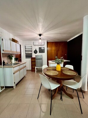 Fridge, microwave, stovetop, coffee/tea maker - Relaxing 5BR Country Getaway w/ Heated Pool · Perfect for Groups (Cidra)