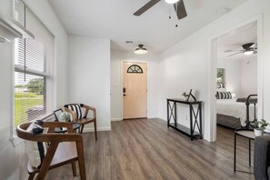 3 dormitorios, tabla de planchar con plancha, wifi gratis y ropa de cama