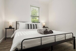 3 habitaciones, tabla de planchar con plancha y wifi gratis 