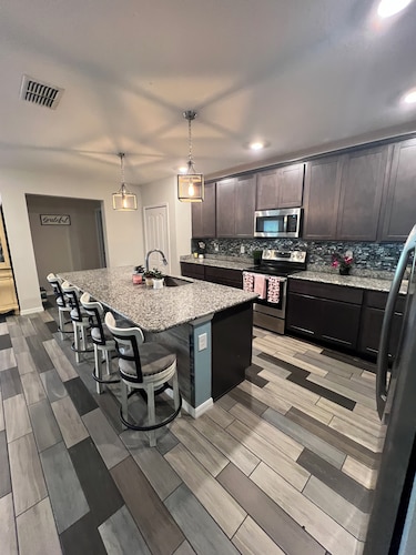 Perfect 4-bedroom house with AC in peaceful Port Charlotte