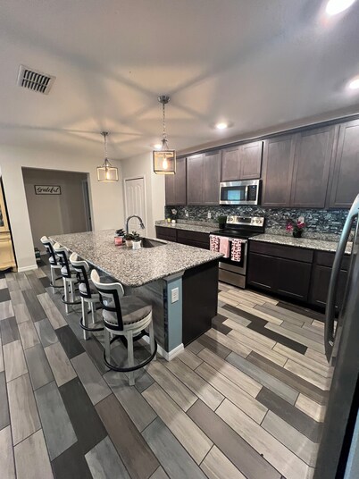 Perfect 4-bedroom house with AC in peaceful Port Charlotte