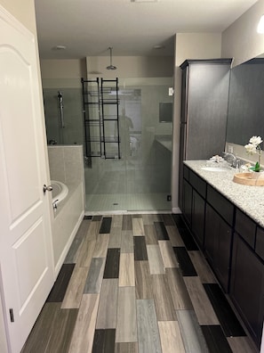 Towels, soap, shampoo, toilet paper - Perfect 4-bedroom house with AC in peaceful Port Charlotte (Port Charlotte)