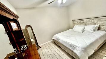 4 bedrooms, free WiFi, bed sheets