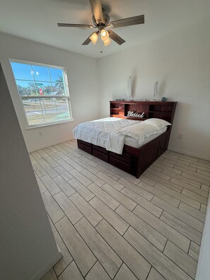 4 Schlafzimmer, kostenloses WLAN, Bettwäsche