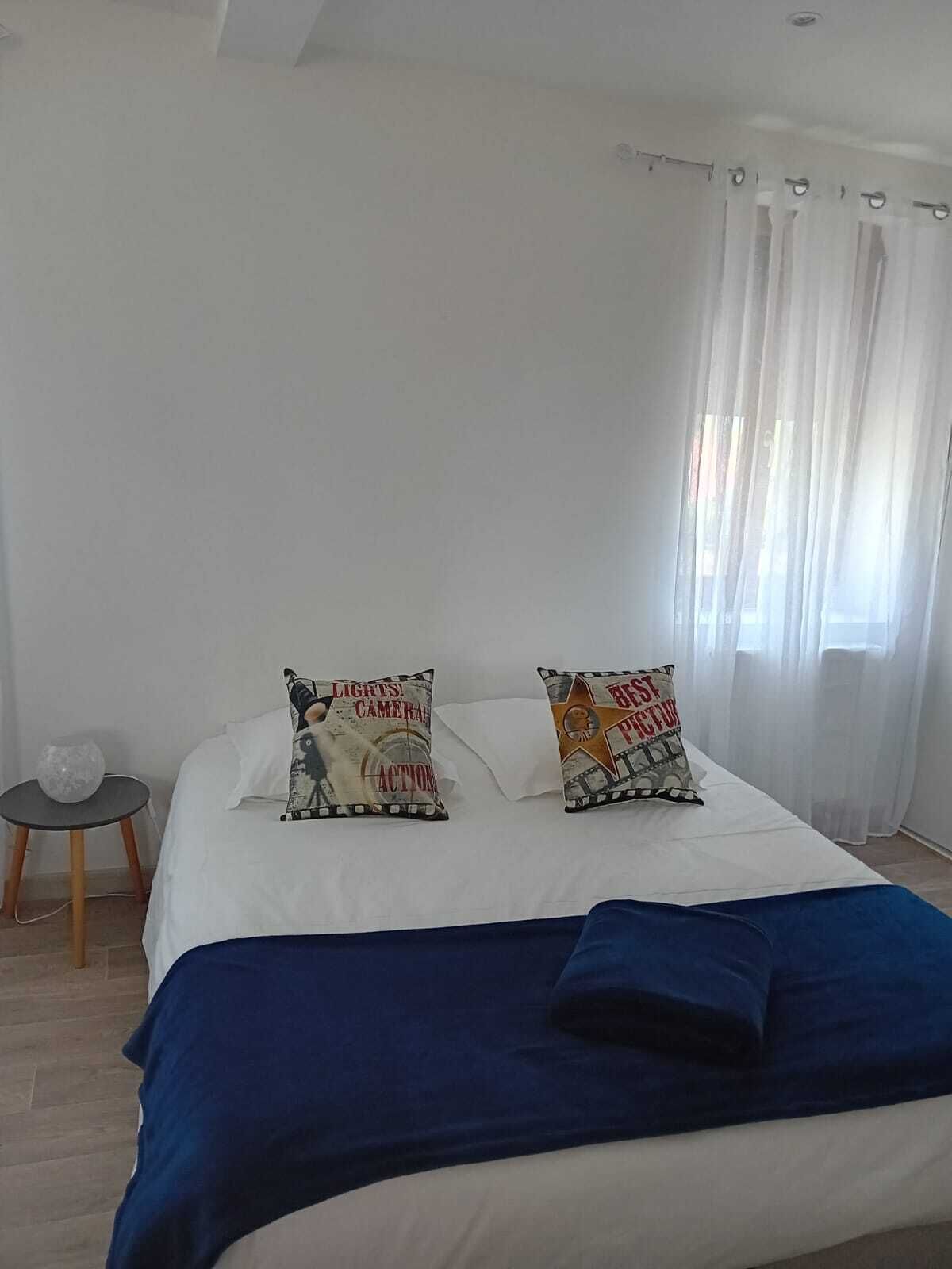 2 dormitorios, tabla de planchar con plancha, wifi y ropa de cama