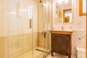 Hair dryer, towels - Villa Punta des Port Quince by Villa Plus (Cala d'Or)