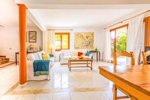 Smart TV, ping pong - Villa Punta des Port Quince by Villa Plus (Cala d'Or)
