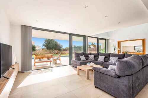 Villa Bonavista by Villa Plus