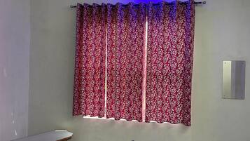 經濟雙人房, 露台, 城市景 | 內部