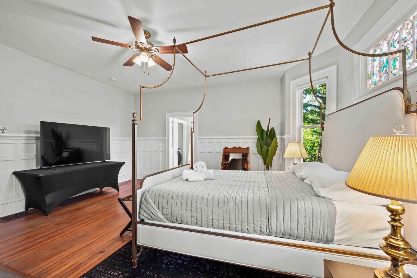 Schreibtisch, Bügeleisen/Bügelbrett, WLAN, Bettwäsche