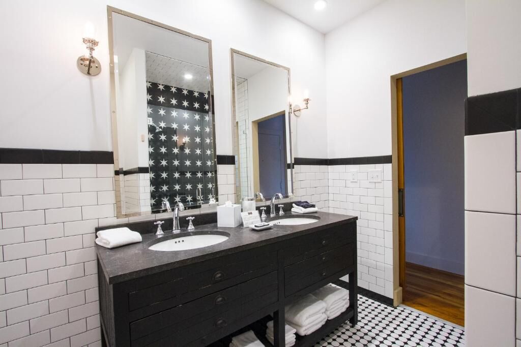 Deluxe Quadruple Room, City View | Bathroom | Shower, hair dryer, towels, soap