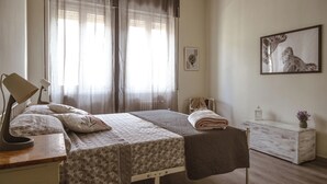 Unclassified image, 3 of 10, button - Very cozy apartment on the 3rd floor(with elevator) in downtown Cuneo (Cuneo)
