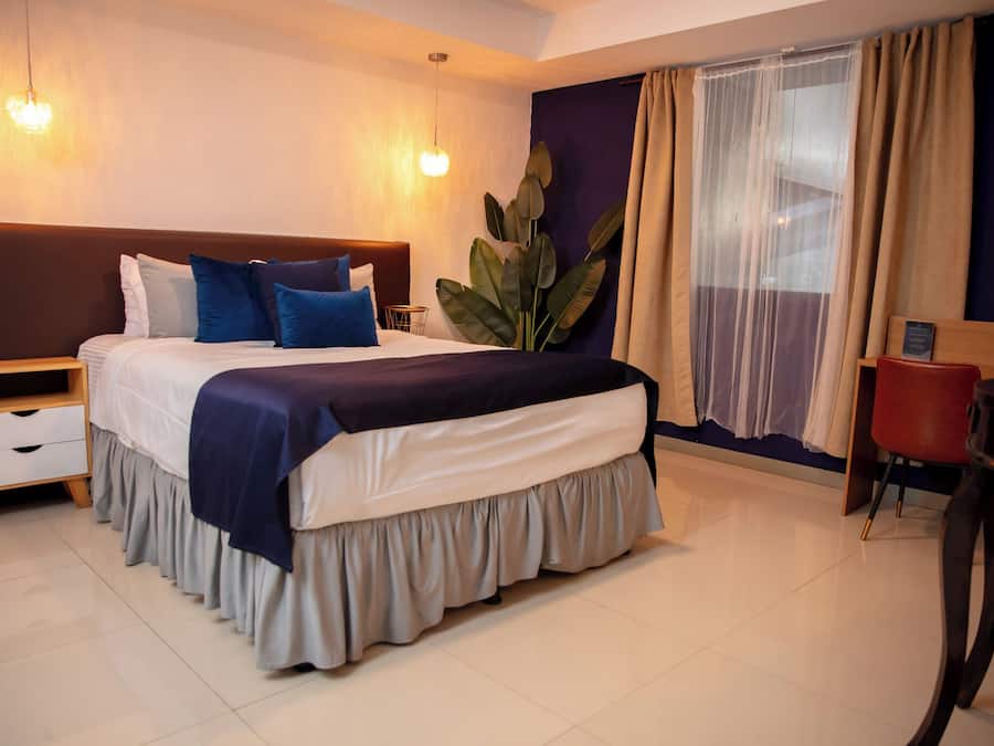 Phòng tiện nghi đơn giản, quang cảnh sân vườn | Truy cập Internet không dây miễn phí