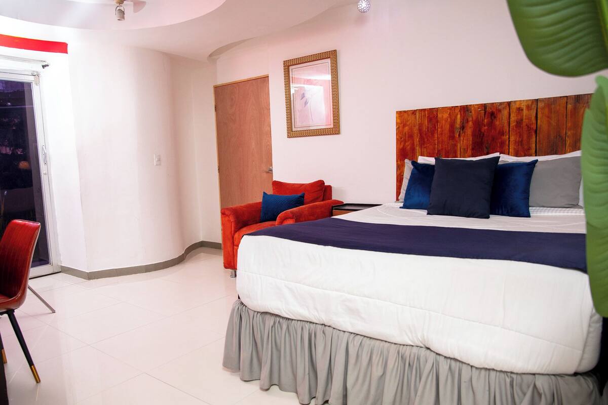Classic Studio, Courtyard View | Free WiFi