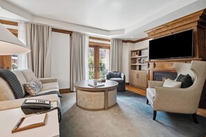 Living area - 3-bedroom resort in delightful Aspen with fitness room and AC (Aspen)