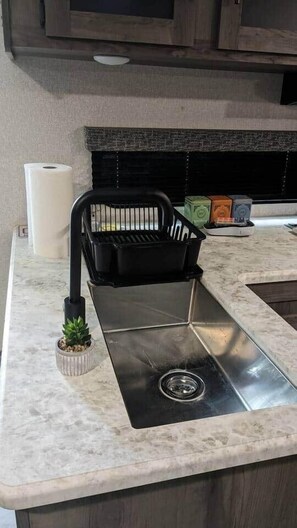 Fridge, microwave, oven, stovetop - Resort | Golf Cart | Pool + Beach | Pets | Monthly (Montgomery County)
