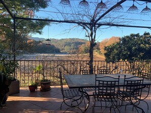 Outdoor dining - Are you dreaming of a peaceful home with animals in the heart of Provence Verte? (Tourves)