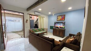 Unclassified image, 3 of 11, button - Maria Antônia's Family Home (Paraty)