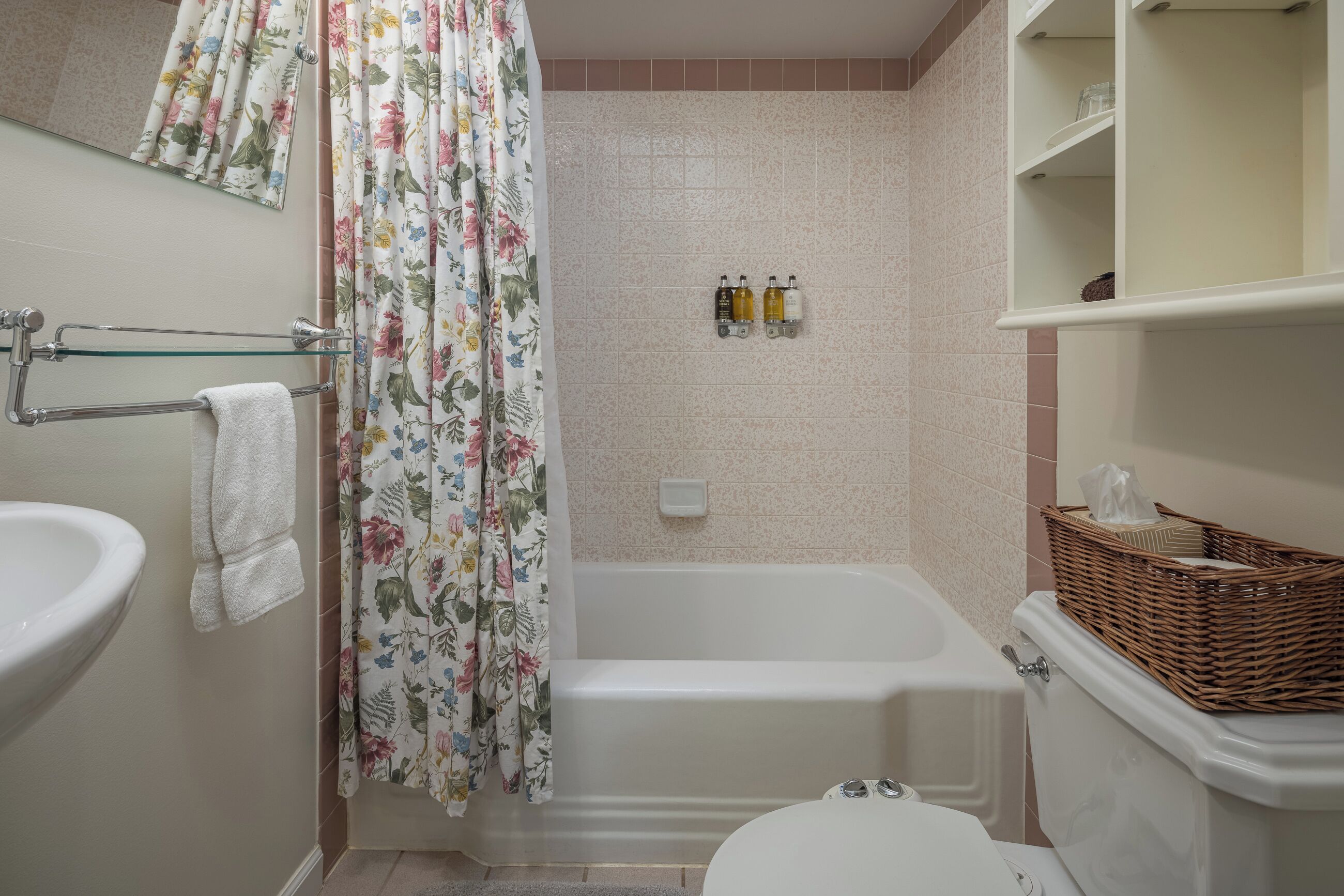 Suite, 2 Bedrooms, Garden View | Bathroom | Designer toiletries, hair dryer, bathrobes, soap