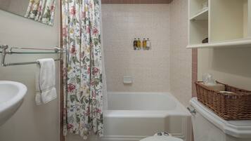 Suite, 2 Bedrooms, Garden View | Bathroom | Designer toiletries, hair dryer, bathrobes, soap