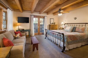 ستائر تعتيم وتجهيزات عازلة للصوت ومكواة/لوح كي وواي فاي مجانًا