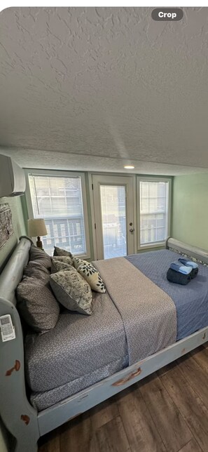 3 bedrooms, WiFi, bed sheets - Affordable! Possum Kingdom—Paradise getaway on the water. Sandy Beach Cove. (Graford)