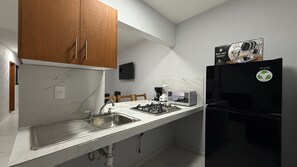 Apartment, 3 Bedrooms, Kitchenette, Tower | Private kitchen - Residencia Gran Coyula Orange 502A (Tonala)