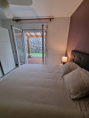 1 bedroom, WiFi, bed sheets - Spacious apartment with superb view in Saint Leu - Reunion Island (Saint-Leu)