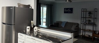 Modern 1-bedroom apartment in charming Whitesboro