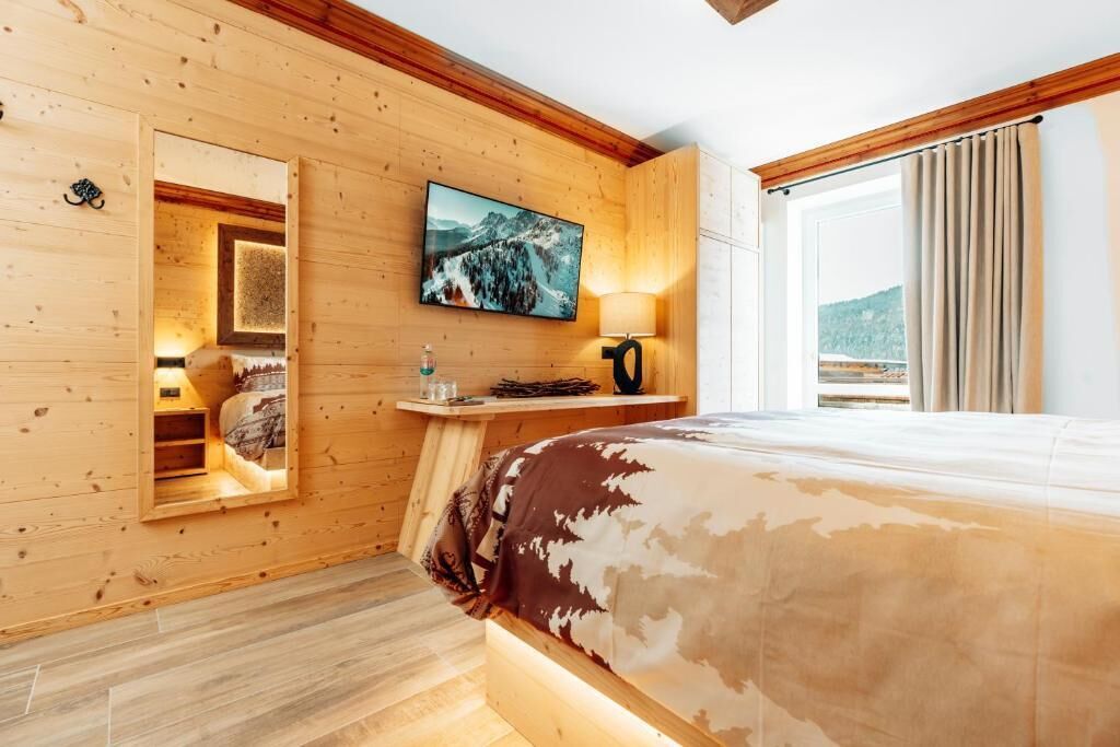 In-room safe, desk, blackout curtains, soundproofing