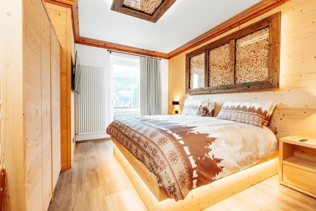 Junior-Dreibettzimmer, Balkon, Bergblick