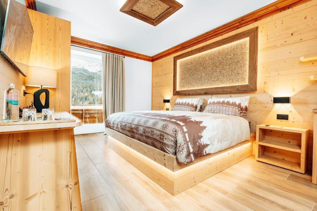 Deluxe Double or Twin Room, Balcony, Mountain View