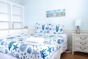 7 habitaciones, tabla de planchar con plancha y cuna de viaje 