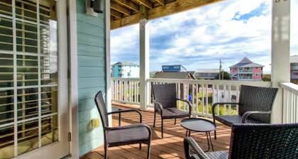 Spacious 7BR Beachside Townhome w/Ocean and Canal Views