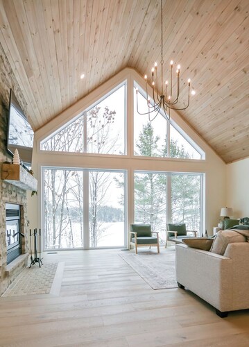 Lakehouse & Co. Muskoka | Luxury Lakefront Cottage