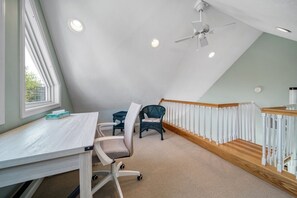 Interior - Huron Cottage, 3 Bedroom Next To Downtown South Haven & Beach - Dog Pet Friendly (South Haven)