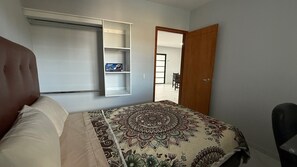 Blackout curtains, iron/ironing board, free WiFi - Residencia Gran Coyula Orange 504A (Tonala)