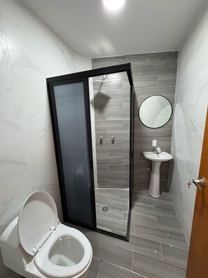 Appartement, patio, dans la tour | Salle de bain