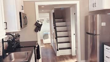 Microonde, forno, piano cottura, lavastoviglie